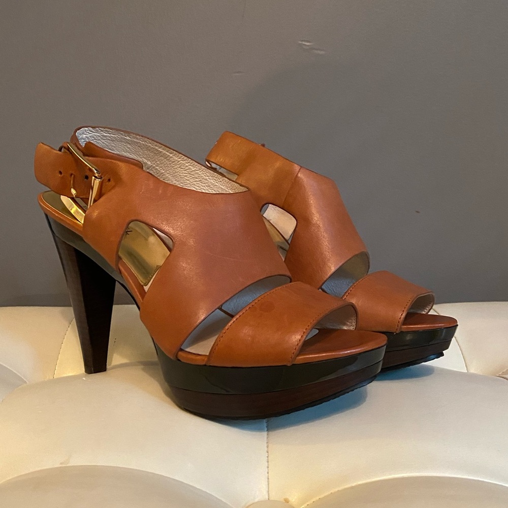 Michael Kors Brown leather Heals - Picture 1 of 6